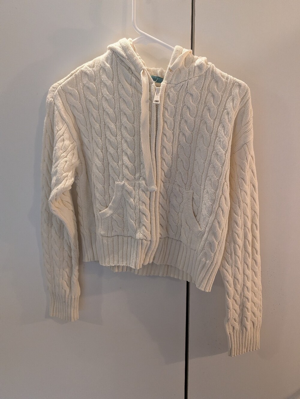 American Eagle Outfitters Medium Cream Cable-Knit Zip Hoodie